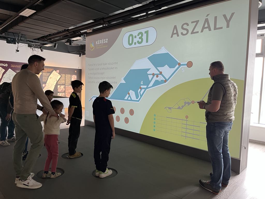 Kérész központ, Tiszafüred